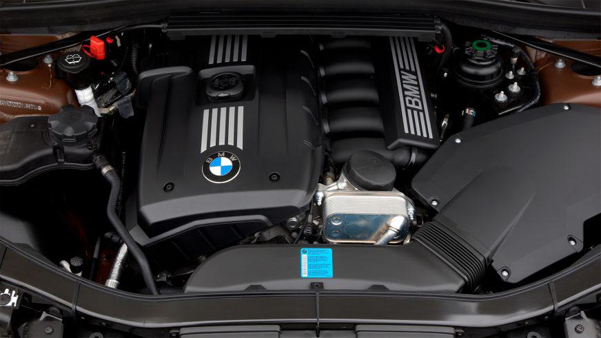BMW X1 - 2010 - двигатель