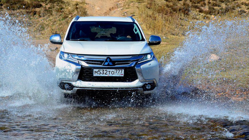 Mitsubishi Pajero Sport - 2016