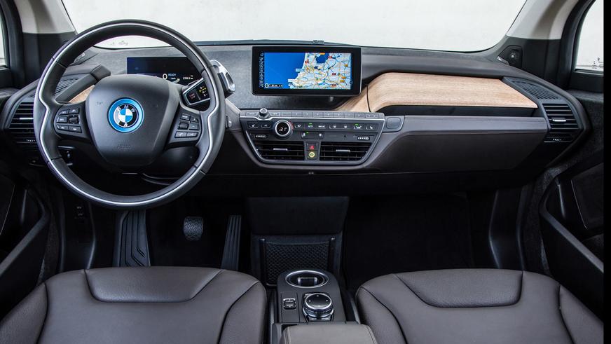 2013 год — BMW i3