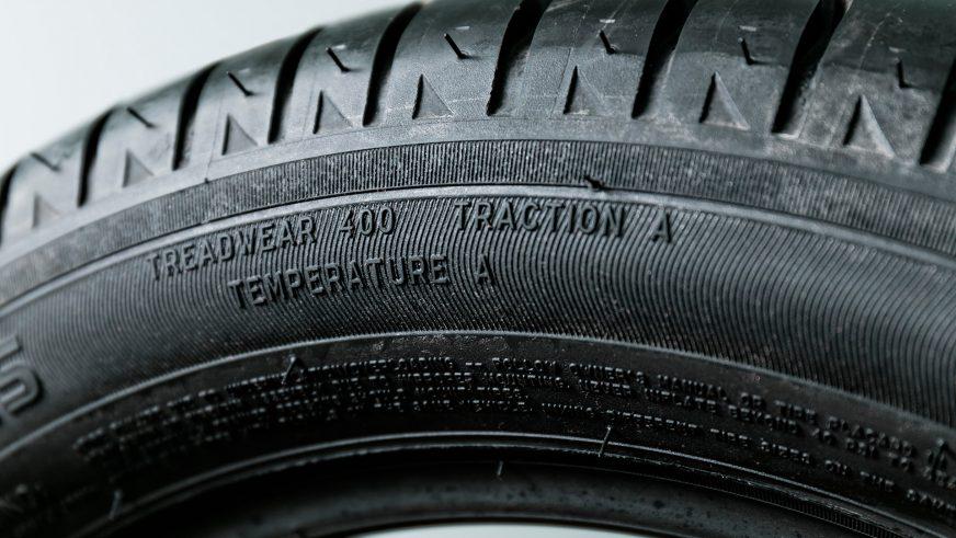 О чём предупреждают буквы и цифры на ваших шинах