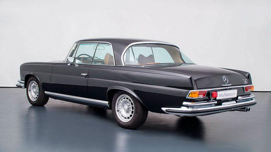 Mercedes-Benz W111