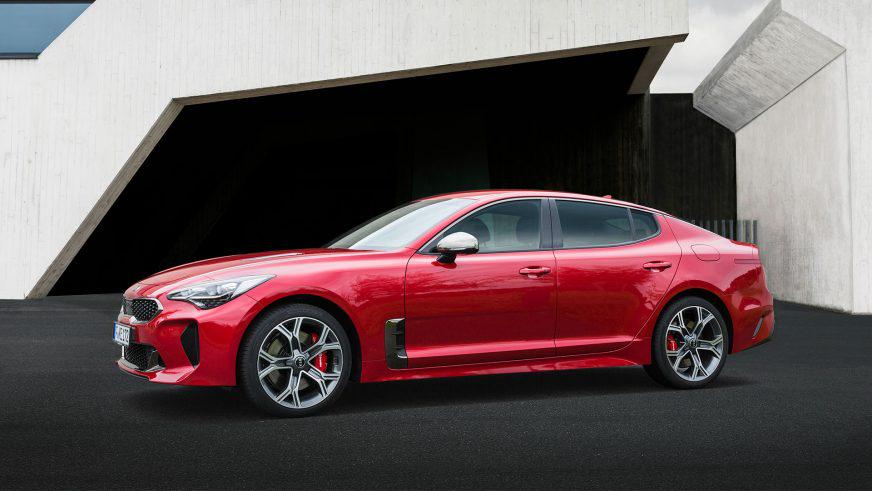 Названы цены на Kia Stinger в СНГ