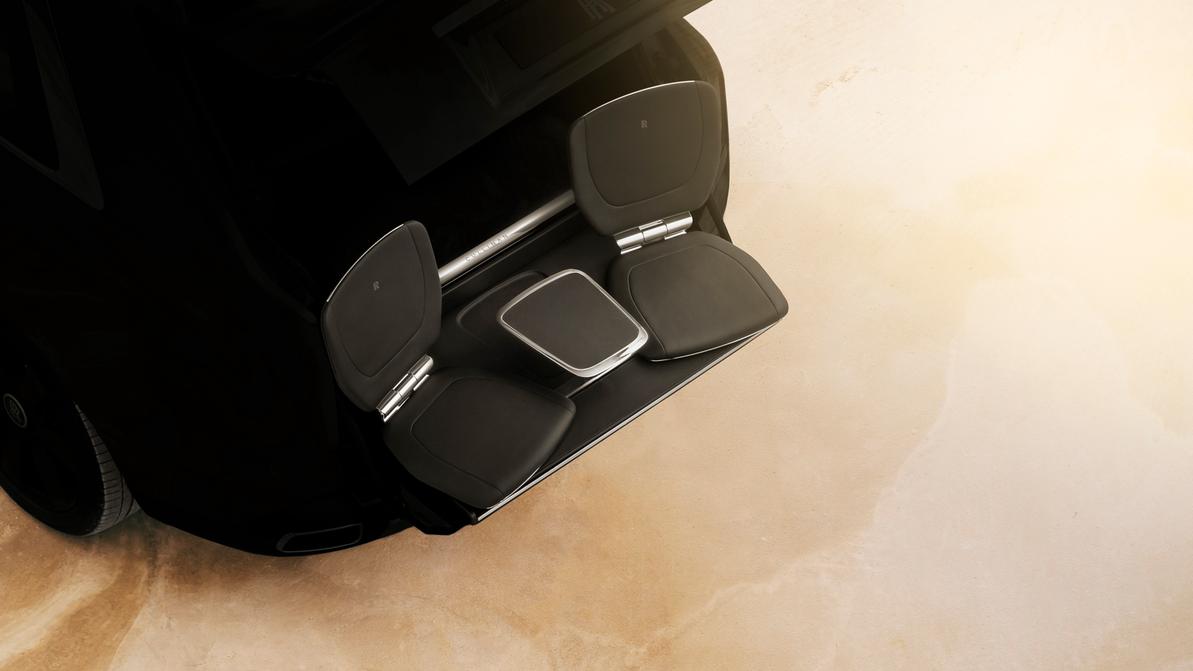 Будущий внедорожник Rolls-Royce получит выдвижные задние кресла