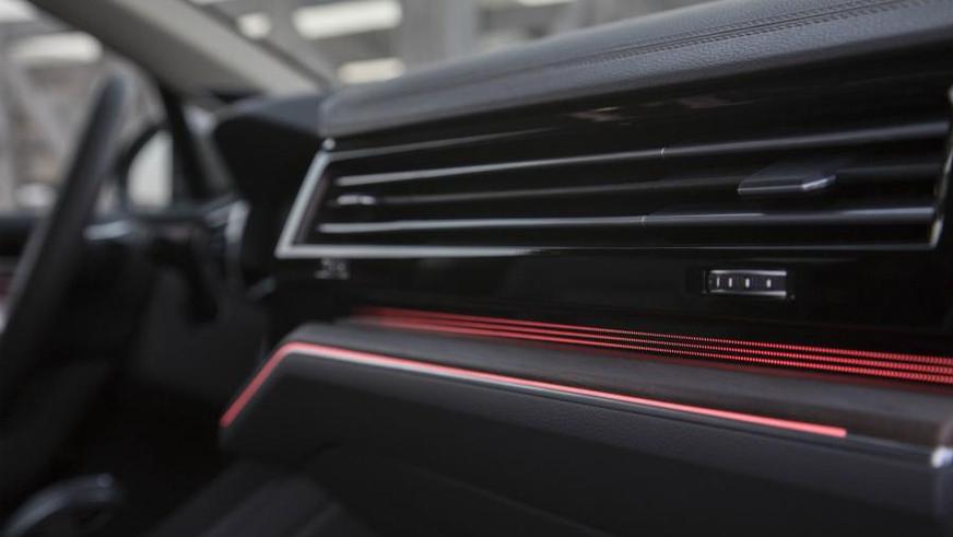 Опубликованы первые фото салона нового Volkswagen Touareg