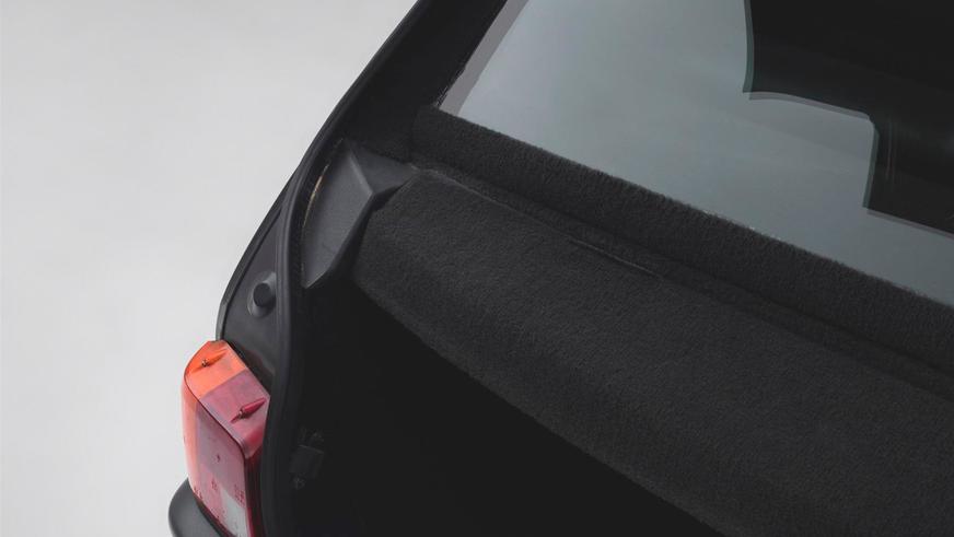 В продаже появился бронированный хот-хэтч Peugeot 205 GTI