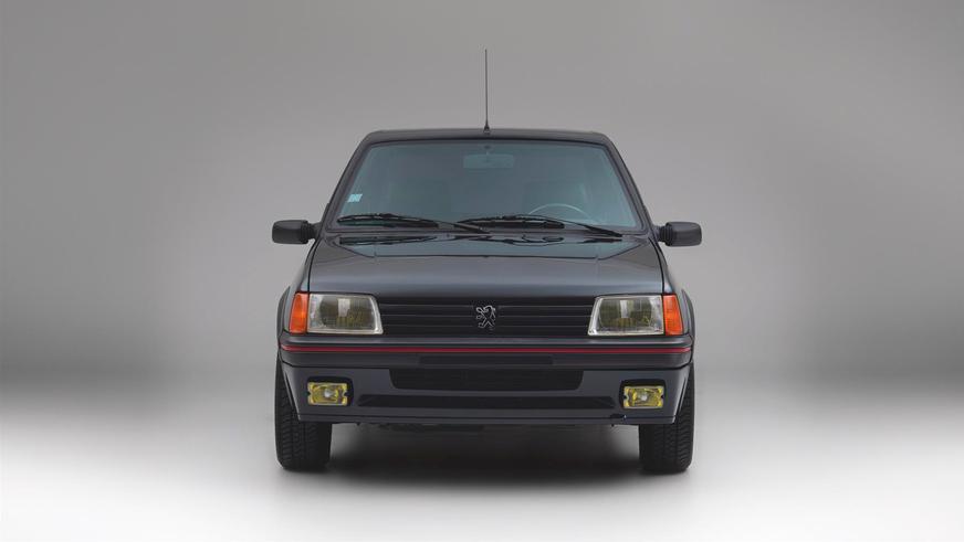 В продаже появился бронированный хот-хэтч Peugeot 205 GTI