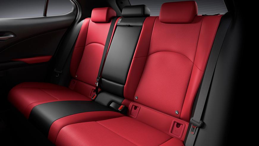 Lexus раскрыл подробности о компактном кроссовере UX