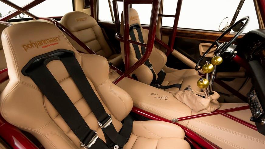 В Норвегии продают Rolls-Royce для дрэга с кожаным салоном