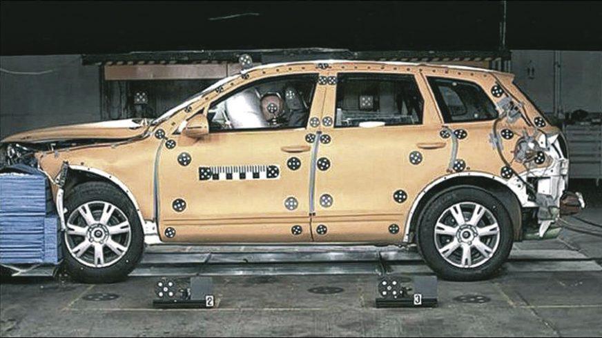 Volkswagen Touareg - 2012 - краш-тест