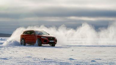 Зимний тест-драйв Jaguar F-Pace