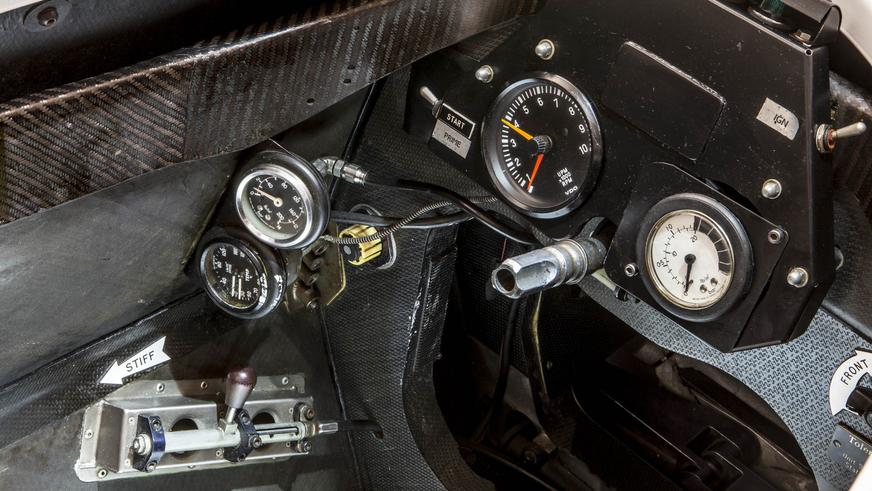 Первый болид Айртона Сенны в Формуле-1 пустят с молотка