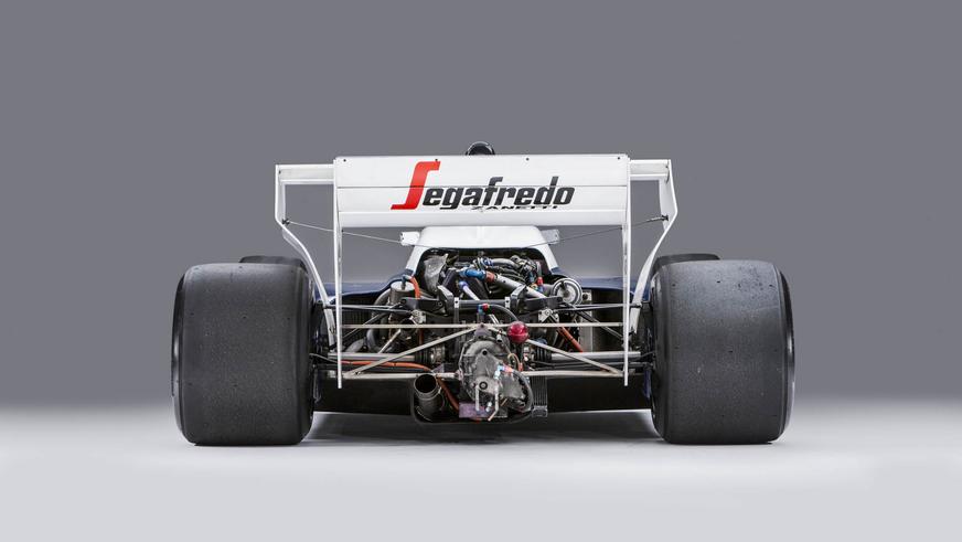 Первый болид Айртона Сенны в Формуле-1 пустят с молотка