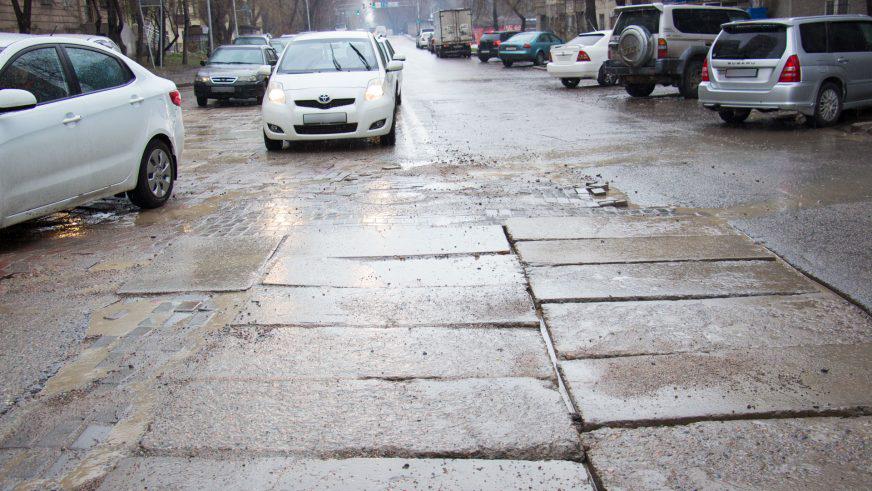 Байбек: Кому нужен ровный асфальт перед самой зимой?