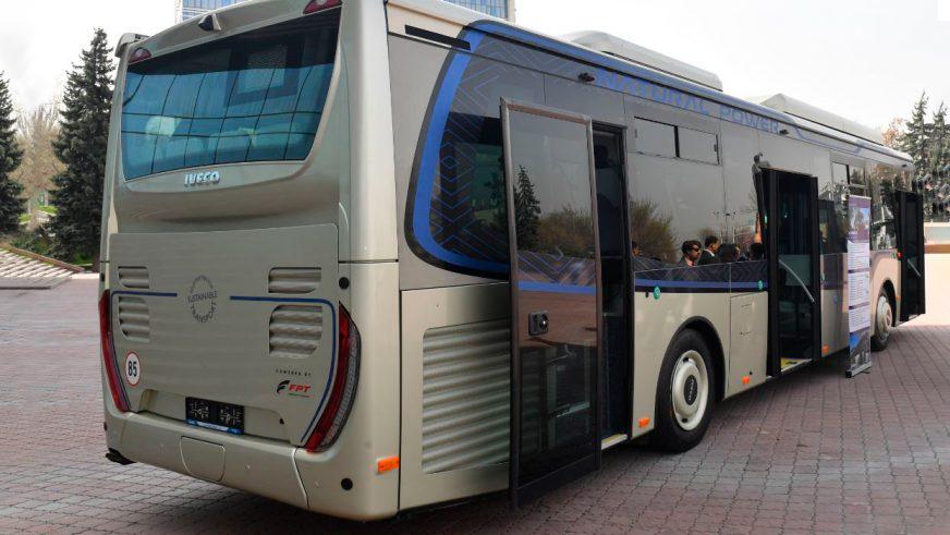 Новый газовый автобус Iveco тестируют на дорогах Алматы