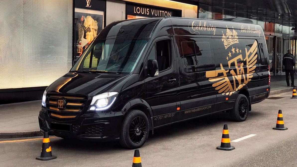 Барбершоп на колёсах появился в Алматы