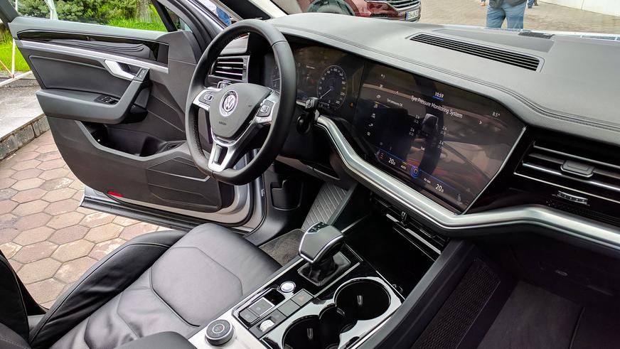 Новый Volkswagen Touareg в Алматы проездом и без камуфляжа