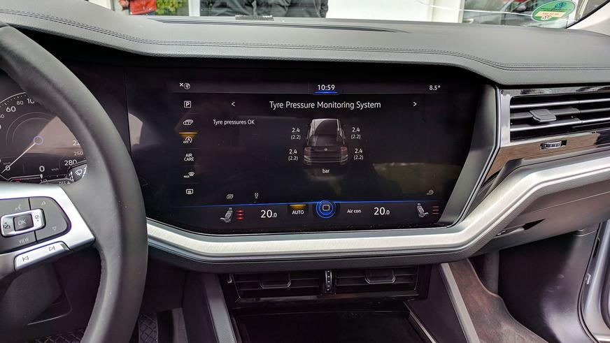 Новый Volkswagen Touareg в Алматы проездом и без камуфляжа