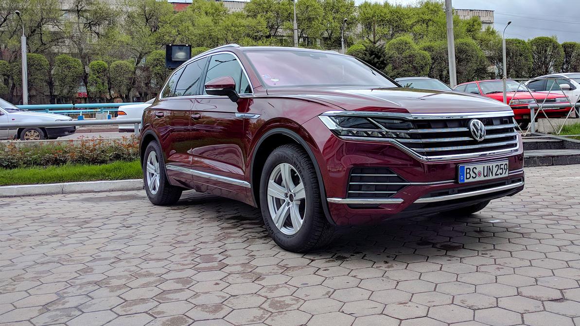 Новый Volkswagen Touareg в Алматы проездом и без камуфляжа