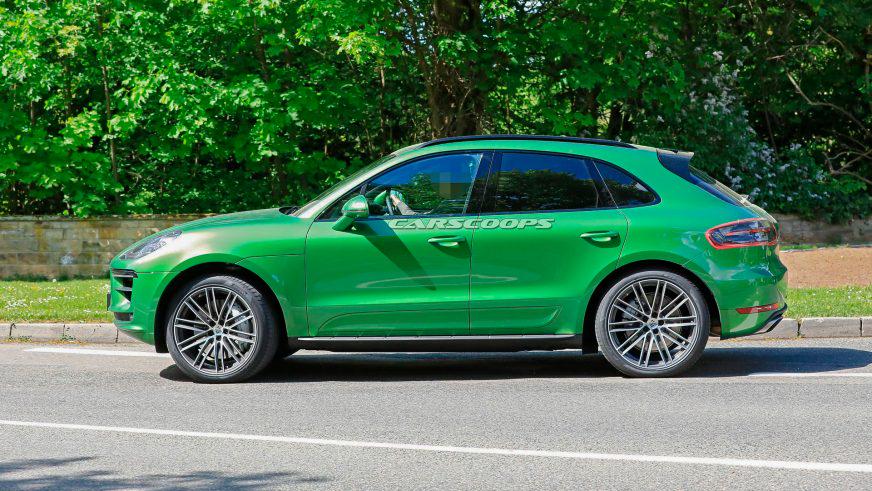 В Сети появились первые фото рестайлинга Porsche Macan