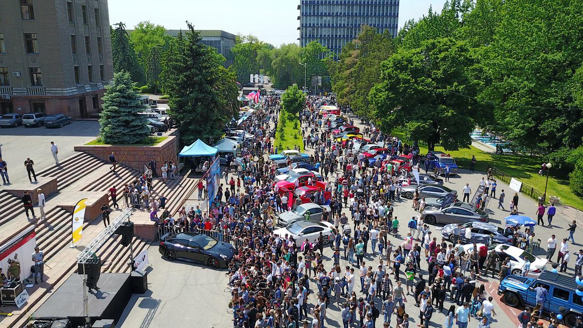 Самые яркие машины страны выставят на «Медеу»