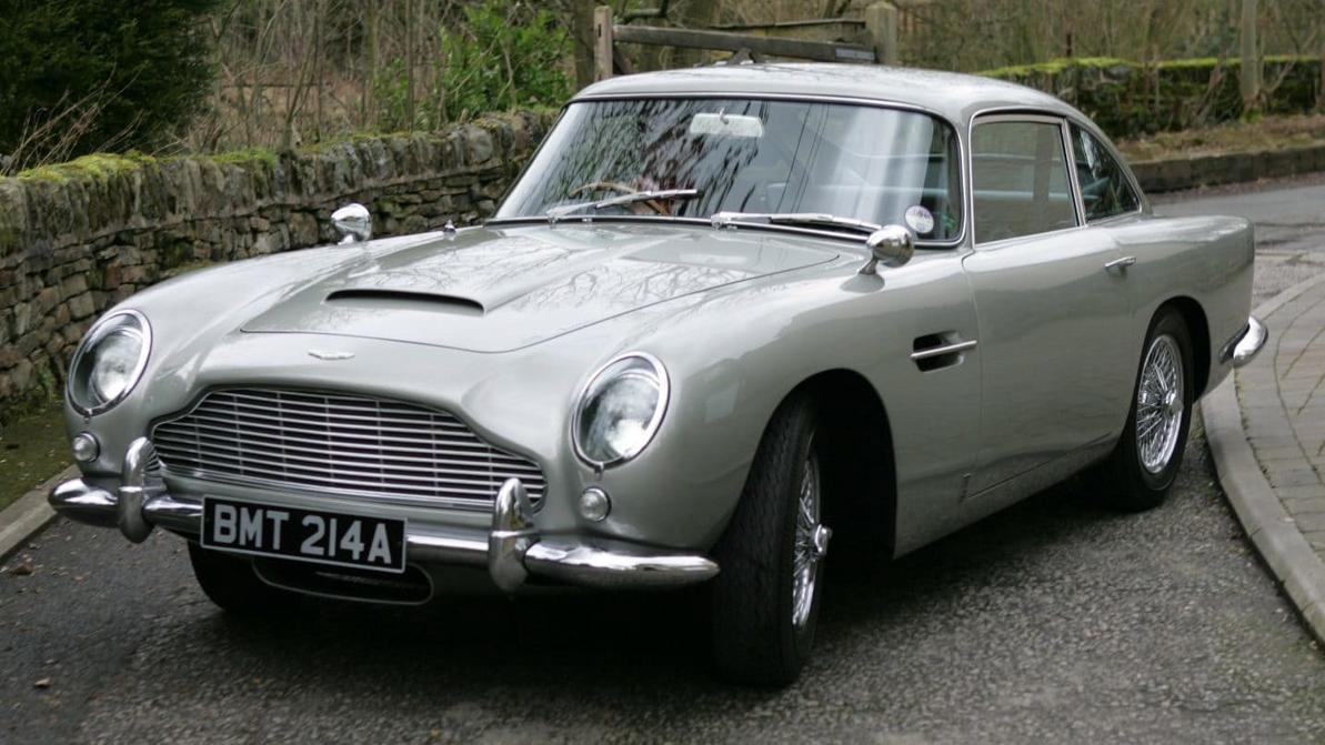 Aston Martin Джеймса Бонда пустят с молотка