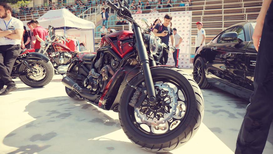 Автошоу прямо на «Медеу»