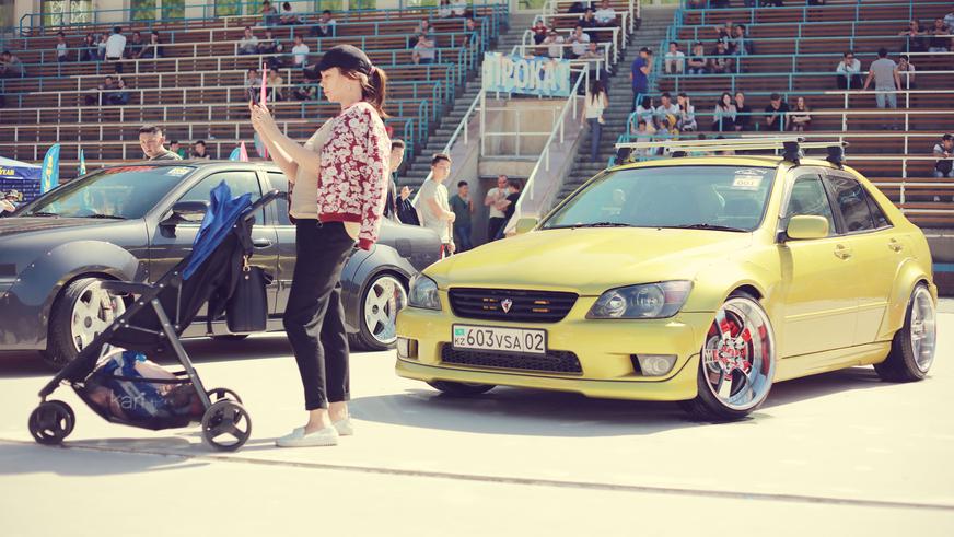 Автошоу прямо на «Медеу»