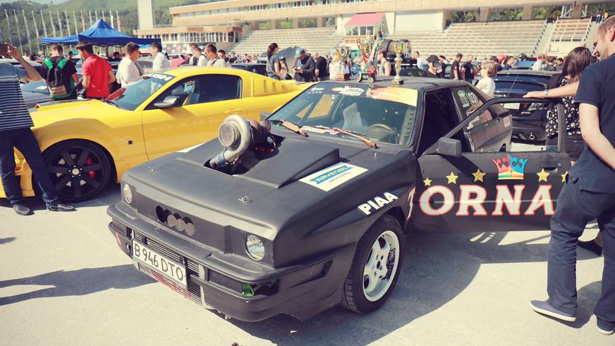 Автошоу прямо на «Медеу»