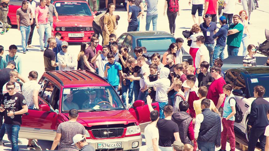 Автошоу прямо на «Медеу»