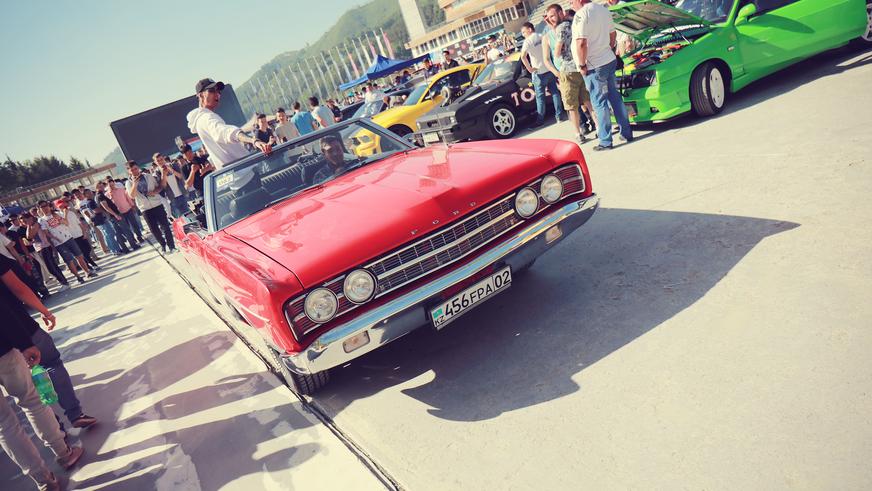 Автошоу прямо на «Медеу»