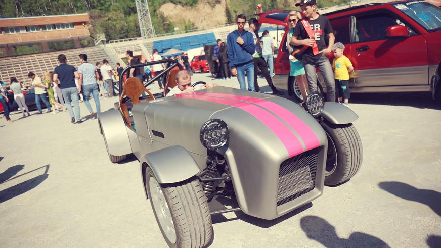 Автошоу прямо на «Медеу»