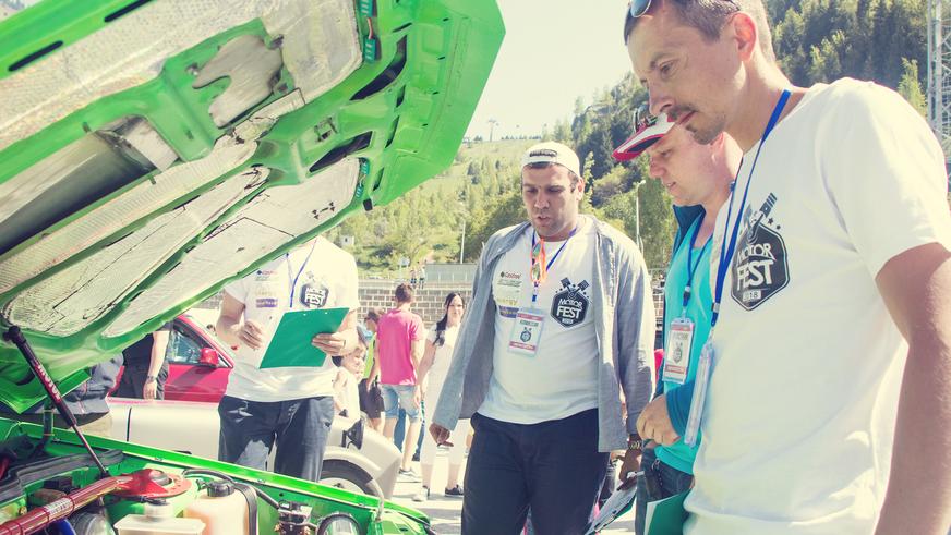 Автошоу прямо на «Медеу»