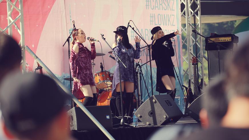 Автошоу прямо на «Медеу»