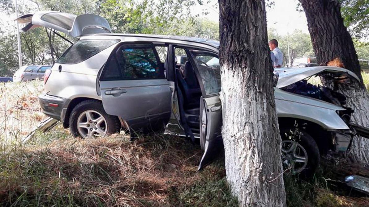 Шестеро пострадали в столкновении BMW и Lexus на трассе