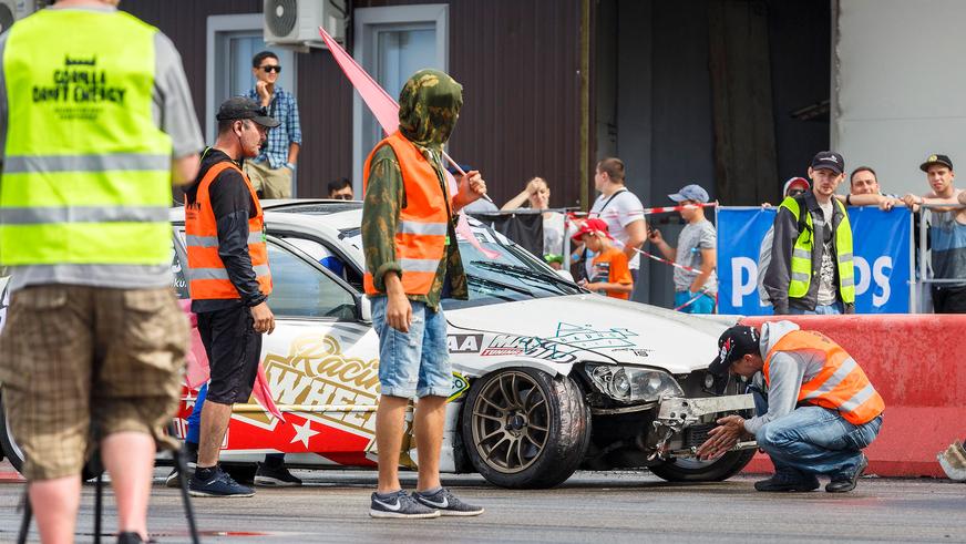 Дрифт под дождём со шквальным ветром на «Соколе»