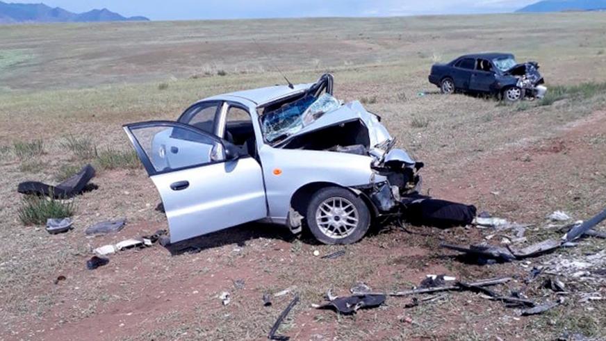 Пять человек погибли при лобовом столкновении авто в Алматинской области