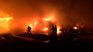 В Шымкенте горела штрафстоянка. Уничтожено 45 машин