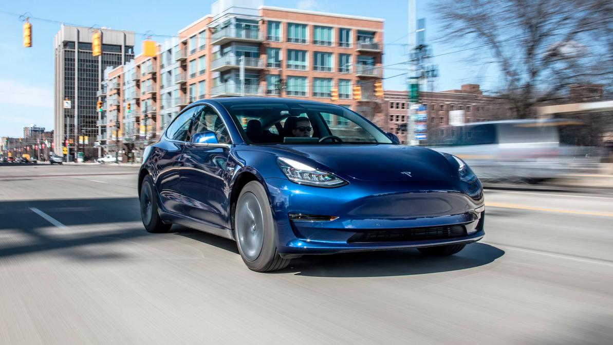 «Следы» на станциях подзарядок помогли найти угонщика Tesla