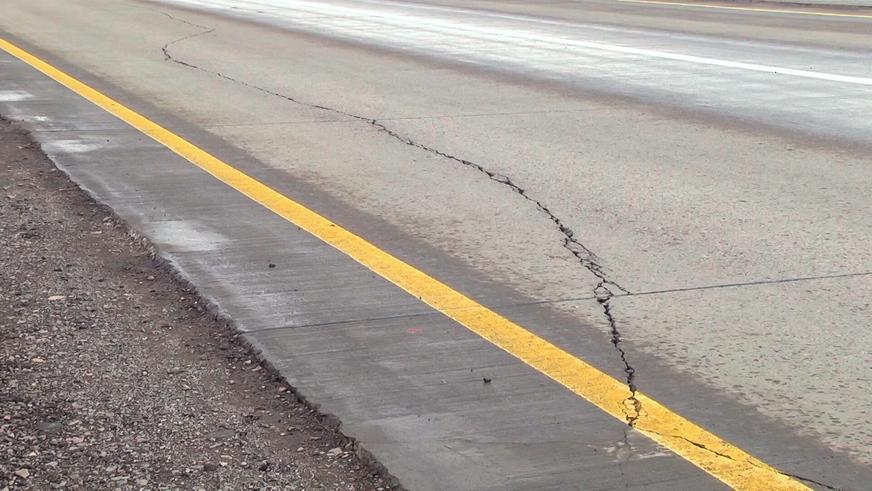 Трещины на автобане Караганда – Темиртау: названы причины