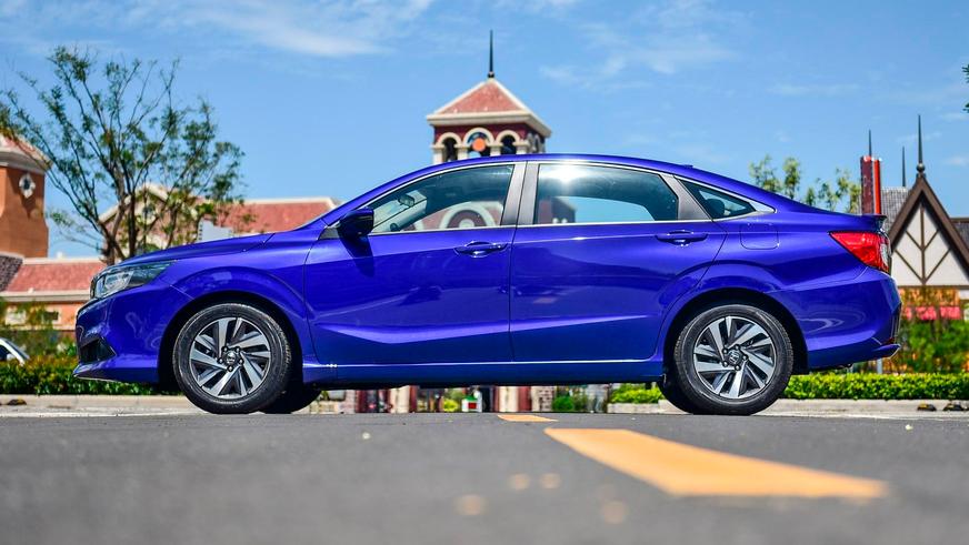 Honda выпустила крупный седан с литровым мотором