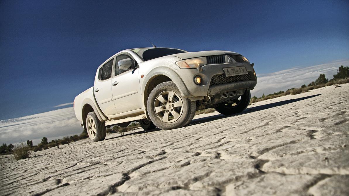 Mitsubishi L200 - 2010