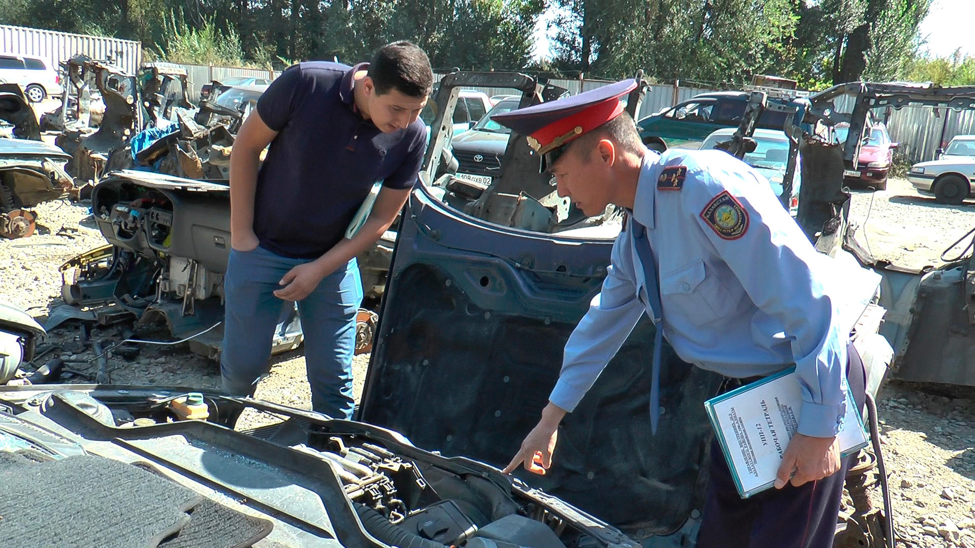 Полицейские нагрянули на авторынок «Жибек Жолы»