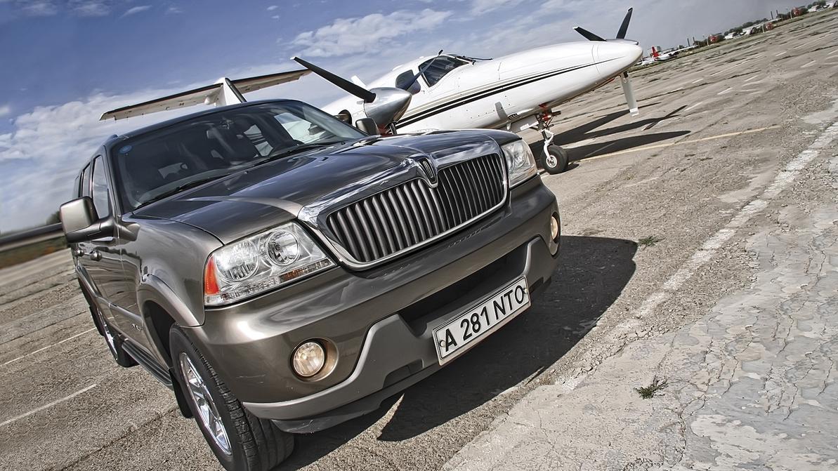 Lincoln Aviator - 2004