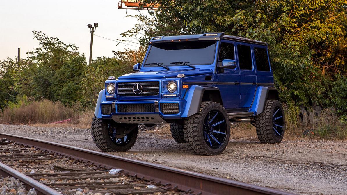 Внедорожный G550 4x4² испортили 24-дюймовыми колёсами