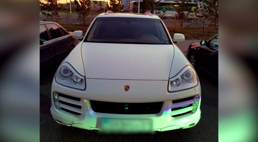 Два Porsche Cayenne отобрали у астанчан за неуплату налогов