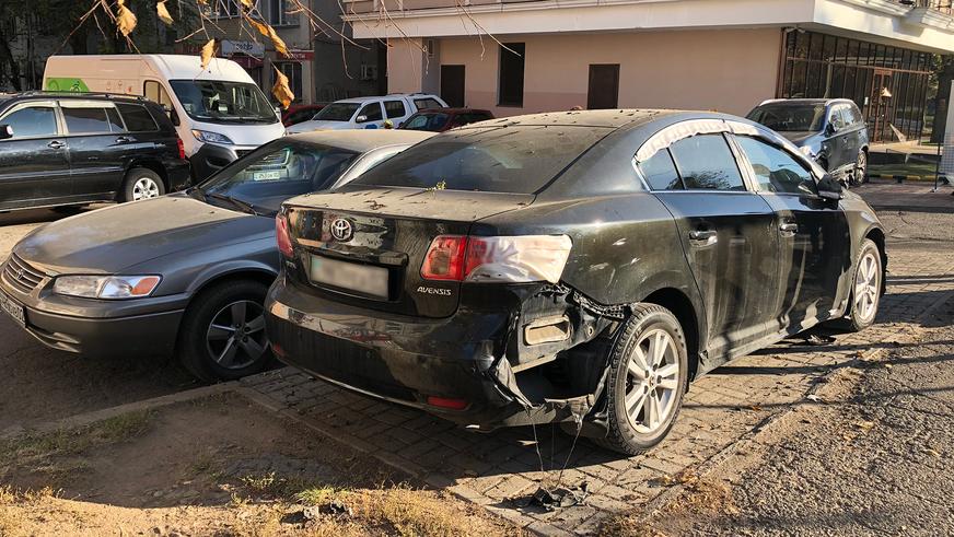 В Алматы при пожаре в кафе огонь уничтожил несколько машин