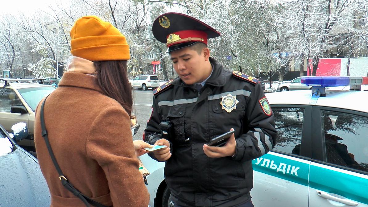 Итог полицейского рейда: 75 пешеходов-нарушителей за час