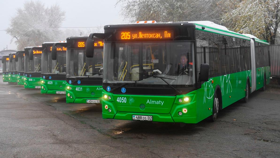 На линию BRT выпустили автобусы-гармошки