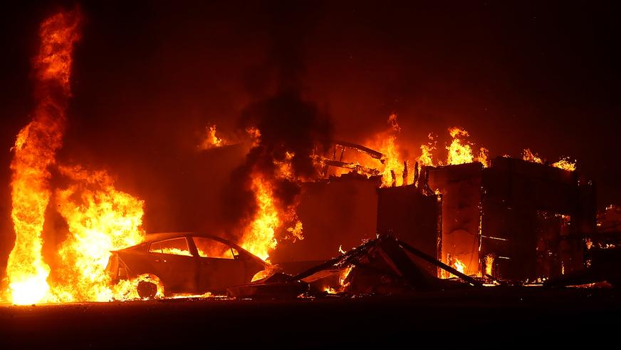 Калифорнийские лесные пожары добрались до оживлённых трасс
