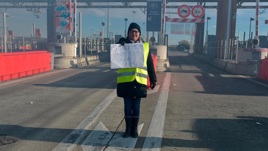 Обещание подорожания топлива во Франции привело к беспорядкам и погромам
